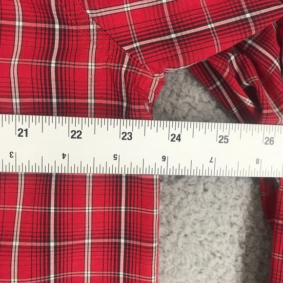 Wrangler Rugged Wear Shirt Size L Wrinkle Resist Long Sleeve Red Plaid - Picture 6 of 10